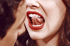 Alison-Brie-Tongue-Gif-3