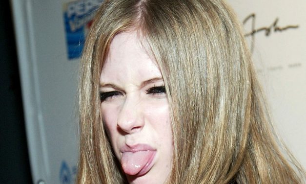 Avril Lavigne Tongue